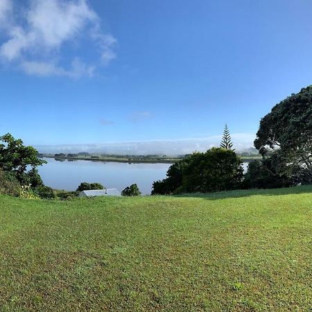 Peaceful Riverfront Cottage In Small Northland Town Te Kopuru Exterior foto
