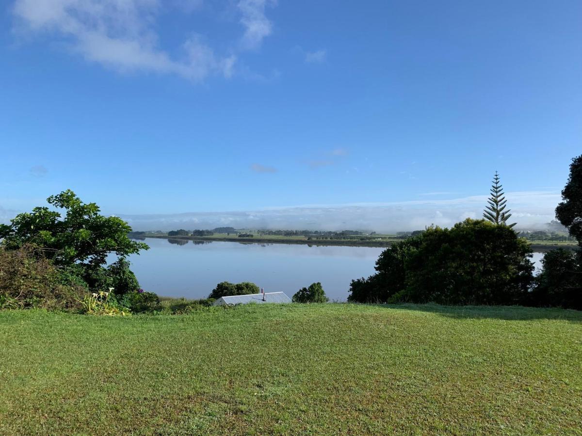 Peaceful Riverfront Cottage In Small Northland Town Te Kopuru Exterior foto