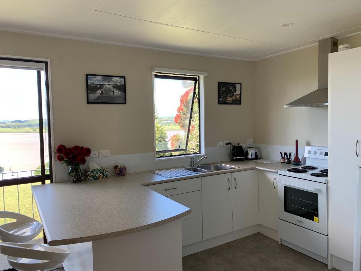 Peaceful Riverfront Cottage In Small Northland Town Te Kopuru Exterior foto