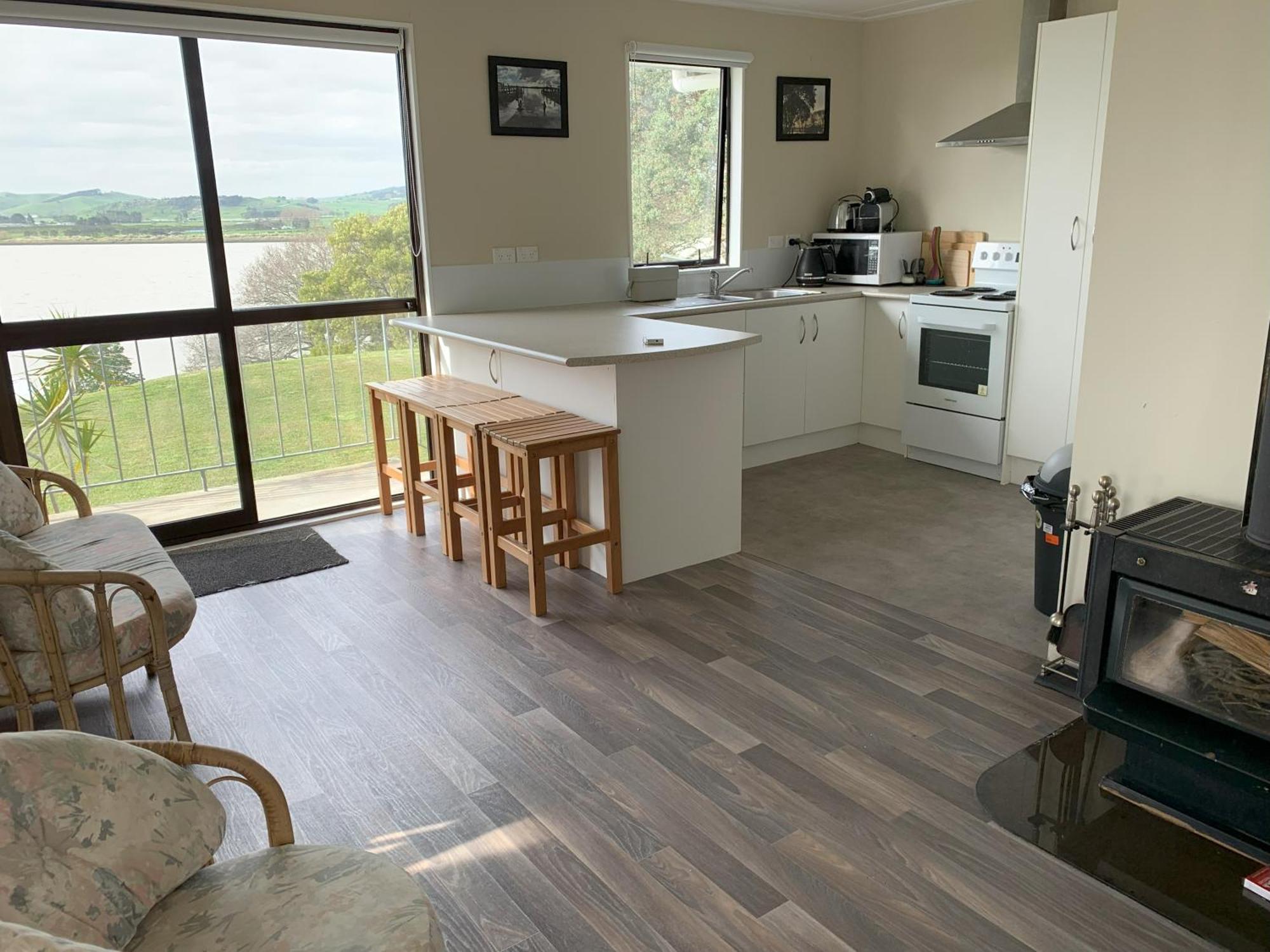 Peaceful Riverfront Cottage In Small Northland Town Te Kopuru Exterior foto